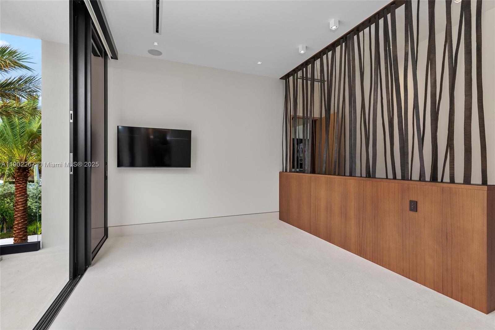 LAUDERDALE BEACH - Residential