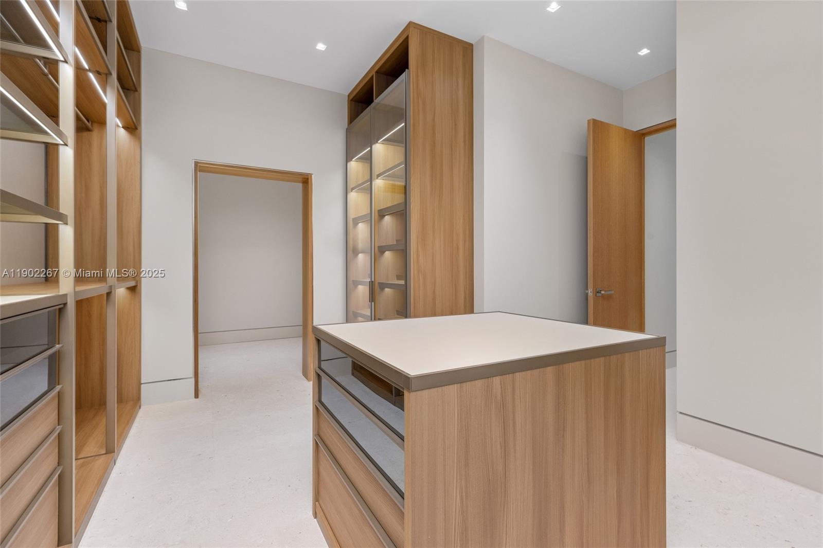 LAUDERDALE BEACH - Residential