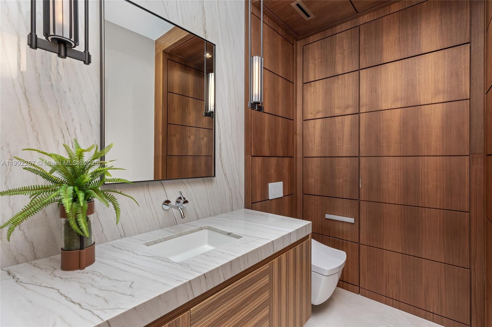 LAUDERDALE BEACH - Residential