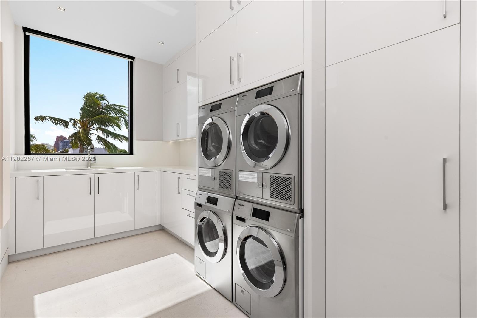 LAUDERDALE BEACH - Residential