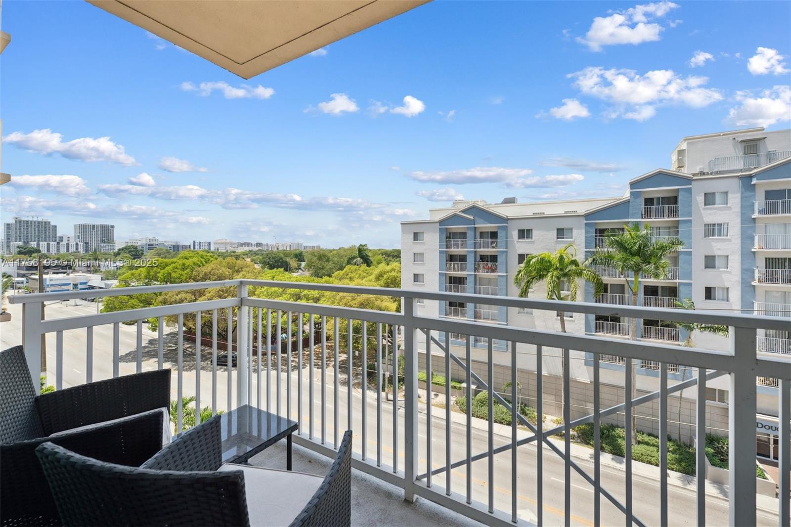 DA VINCI ON DOUGLAS CONDO - Residential