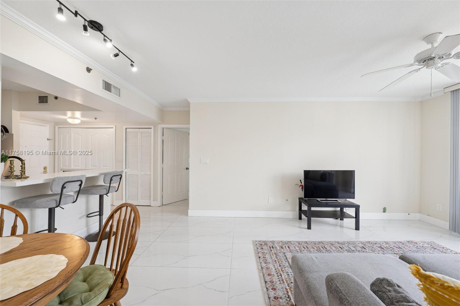 DA VINCI ON DOUGLAS CONDO - Residential