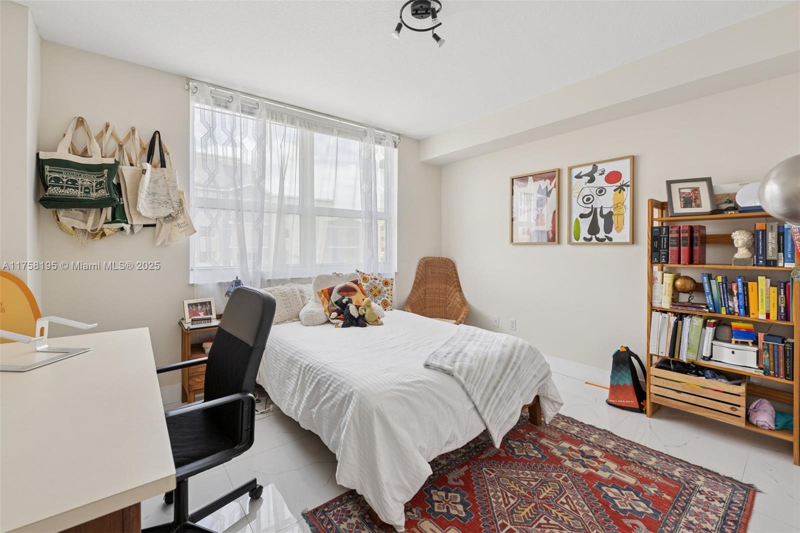 DA VINCI ON DOUGLAS CONDO - Residential