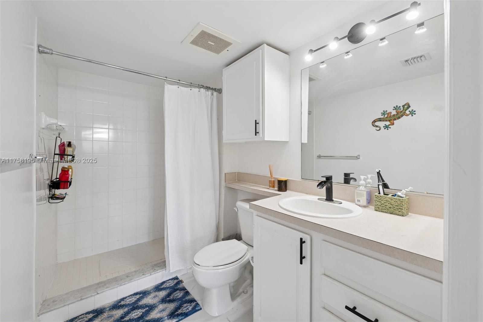 DA VINCI ON DOUGLAS CONDO - Residential