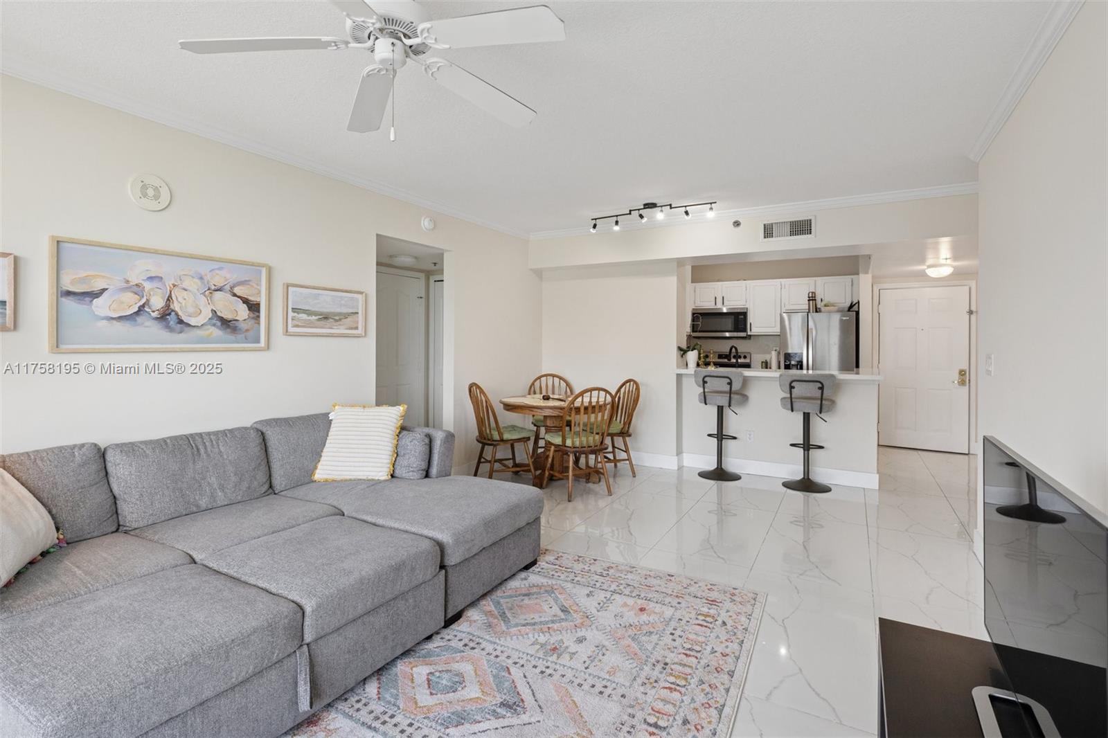 DA VINCI ON DOUGLAS CONDO - Residential