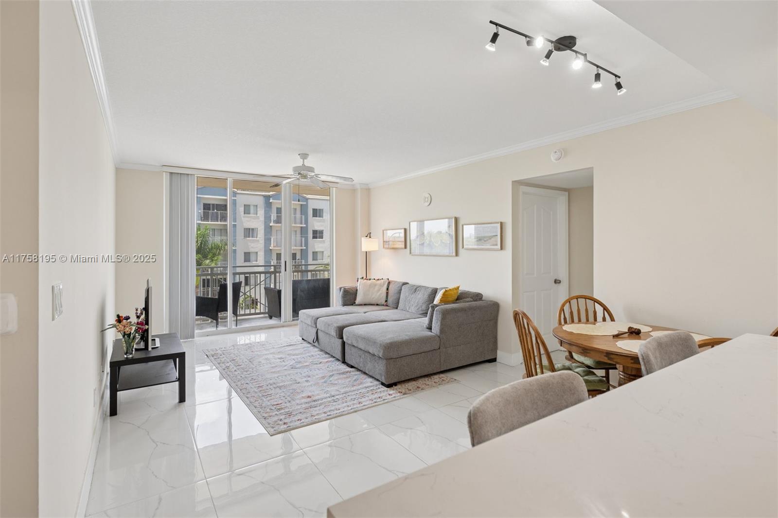 DA VINCI ON DOUGLAS CONDO - Residential