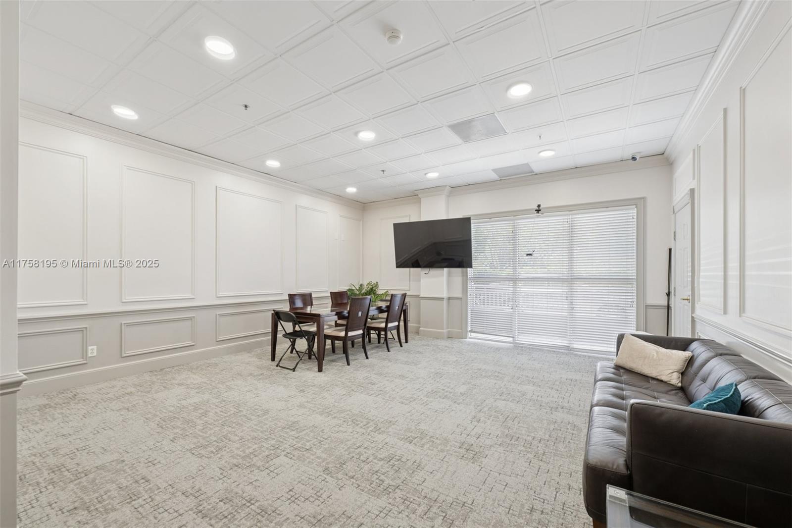 DA VINCI ON DOUGLAS CONDO - Residential