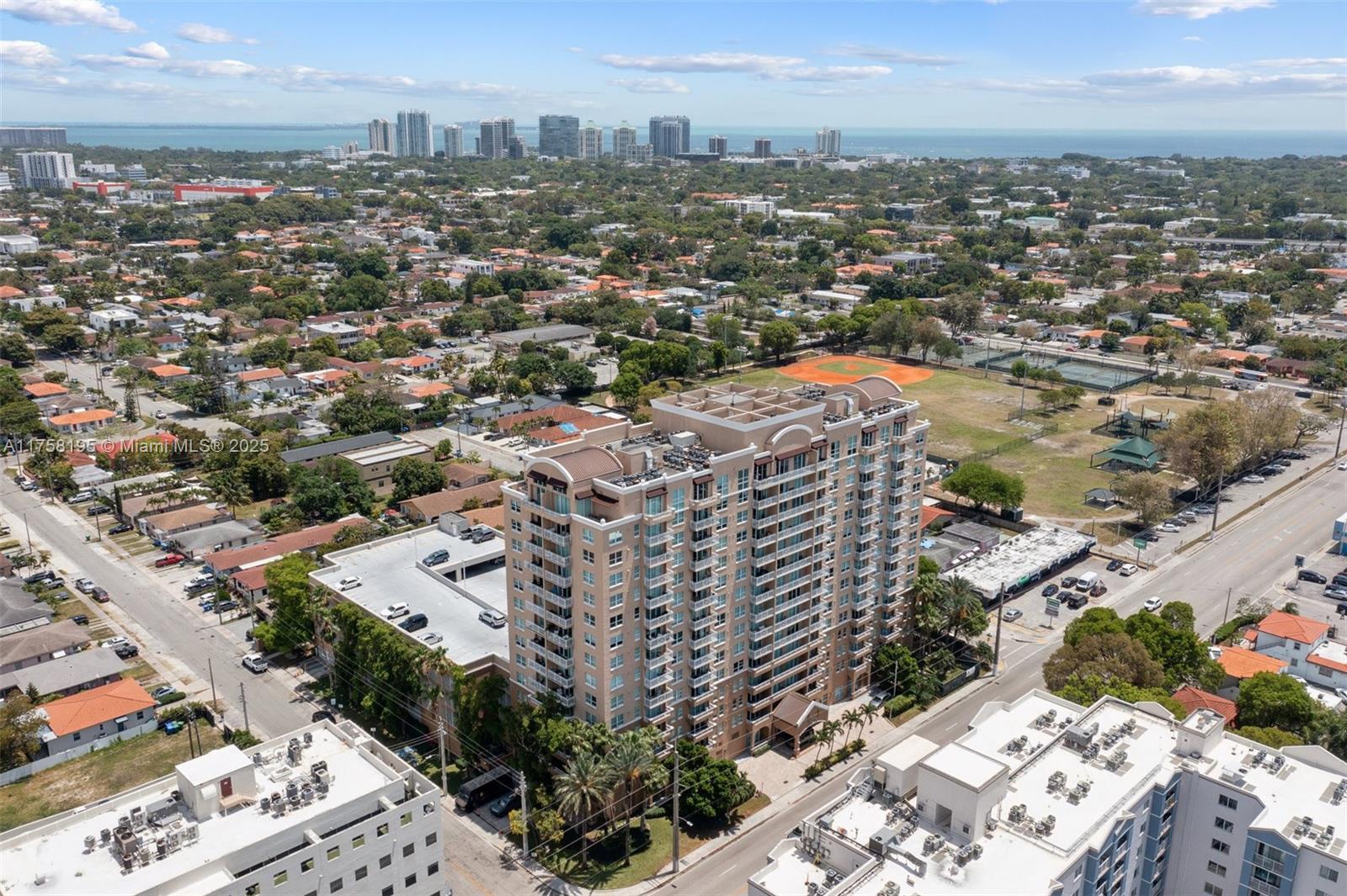 DA VINCI ON DOUGLAS CONDO - Residential