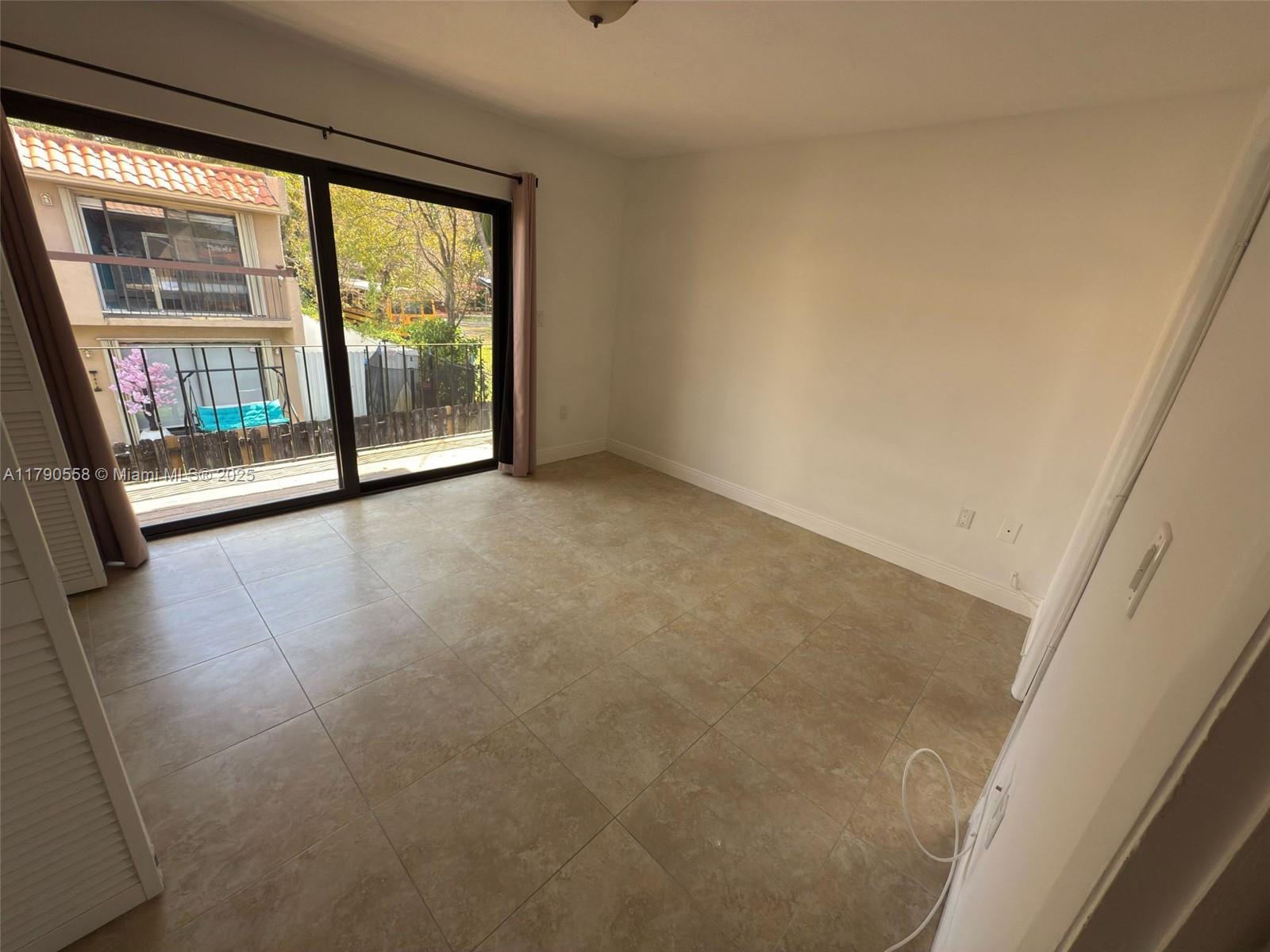 3406 SW 16th Ter D-2