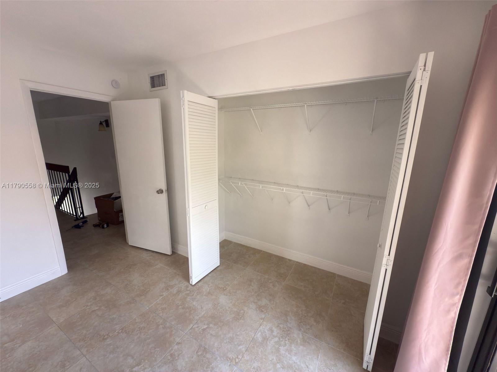 3406 SW 16th Ter D-2
