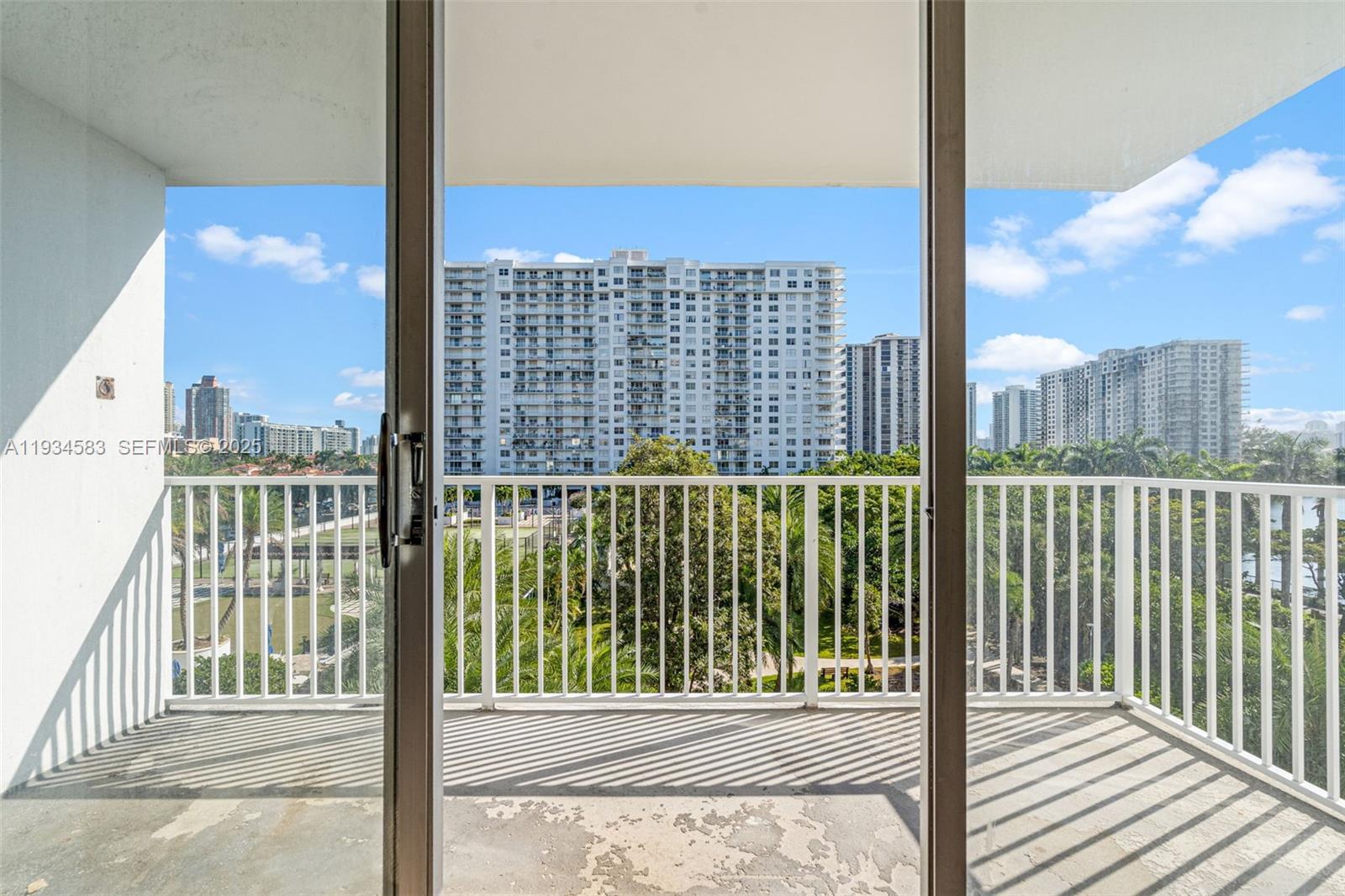 ADMIRALS PORT CONDO WEST - Residential