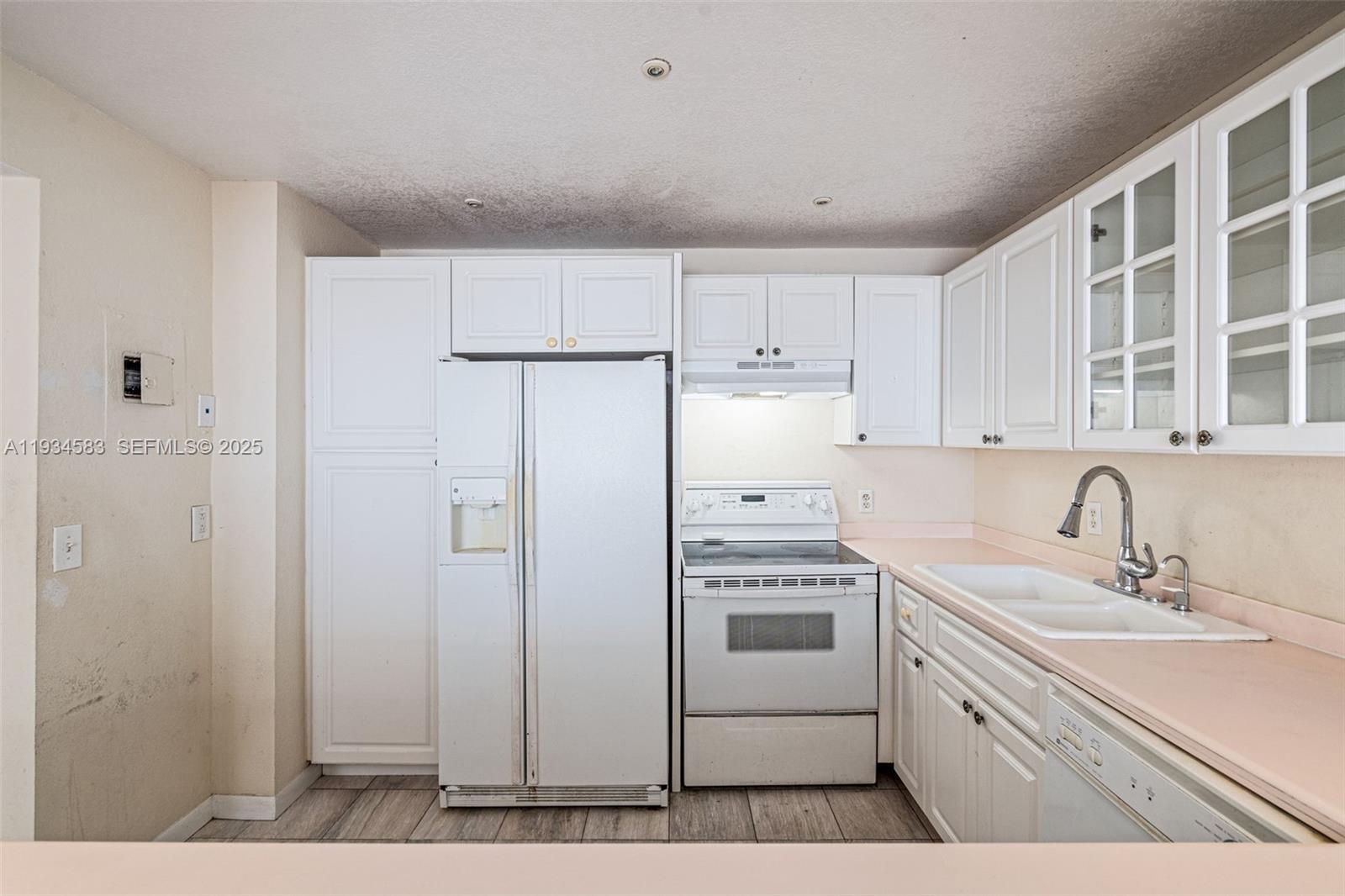 ADMIRALS PORT CONDO WEST - Residential