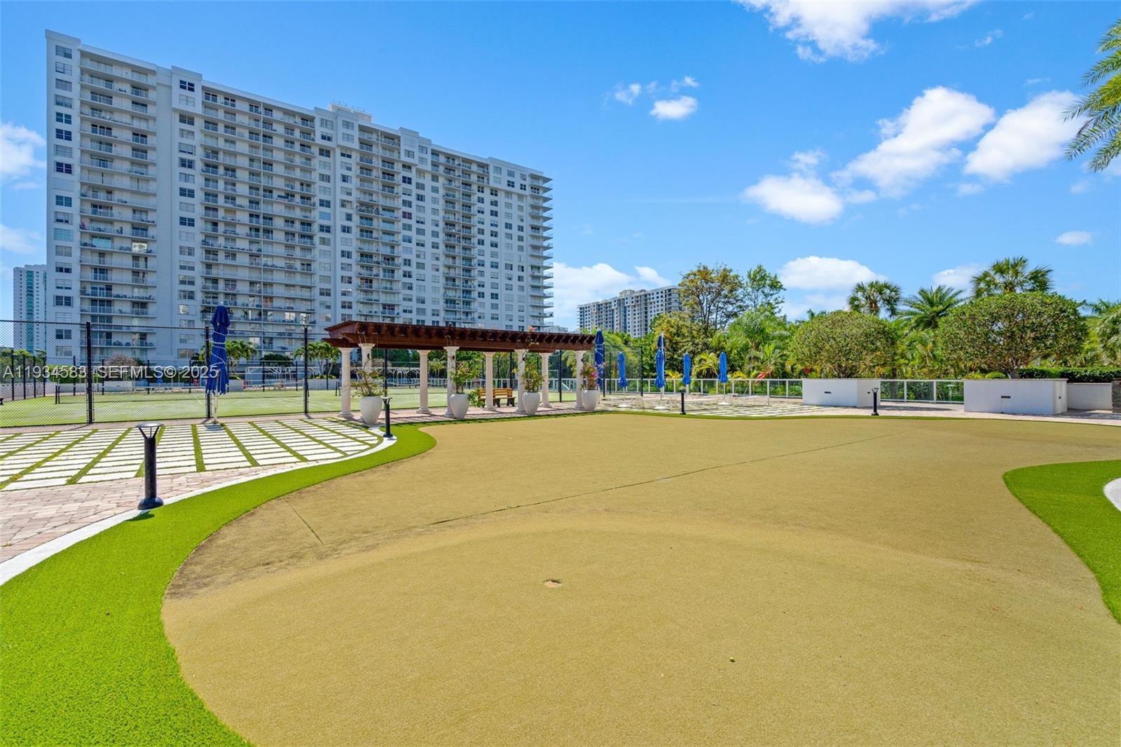 ADMIRALS PORT CONDO WEST - Residential