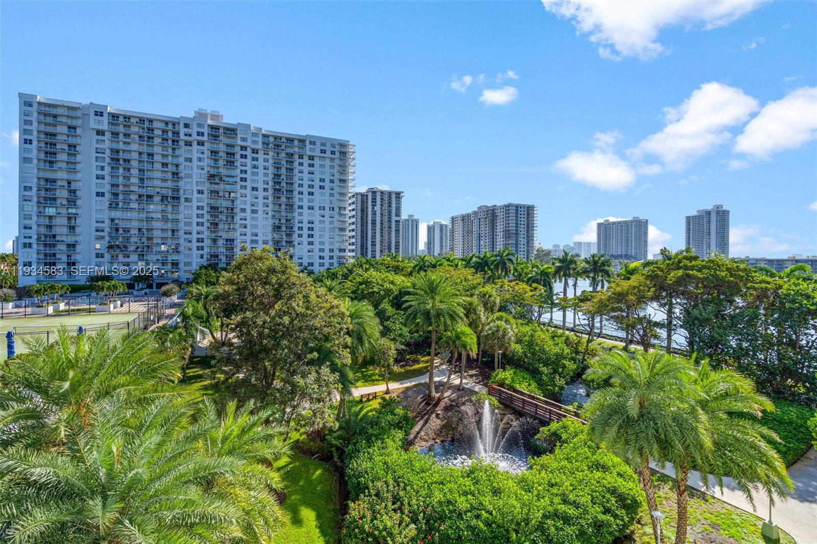 ADMIRALS PORT CONDO WEST - Residential