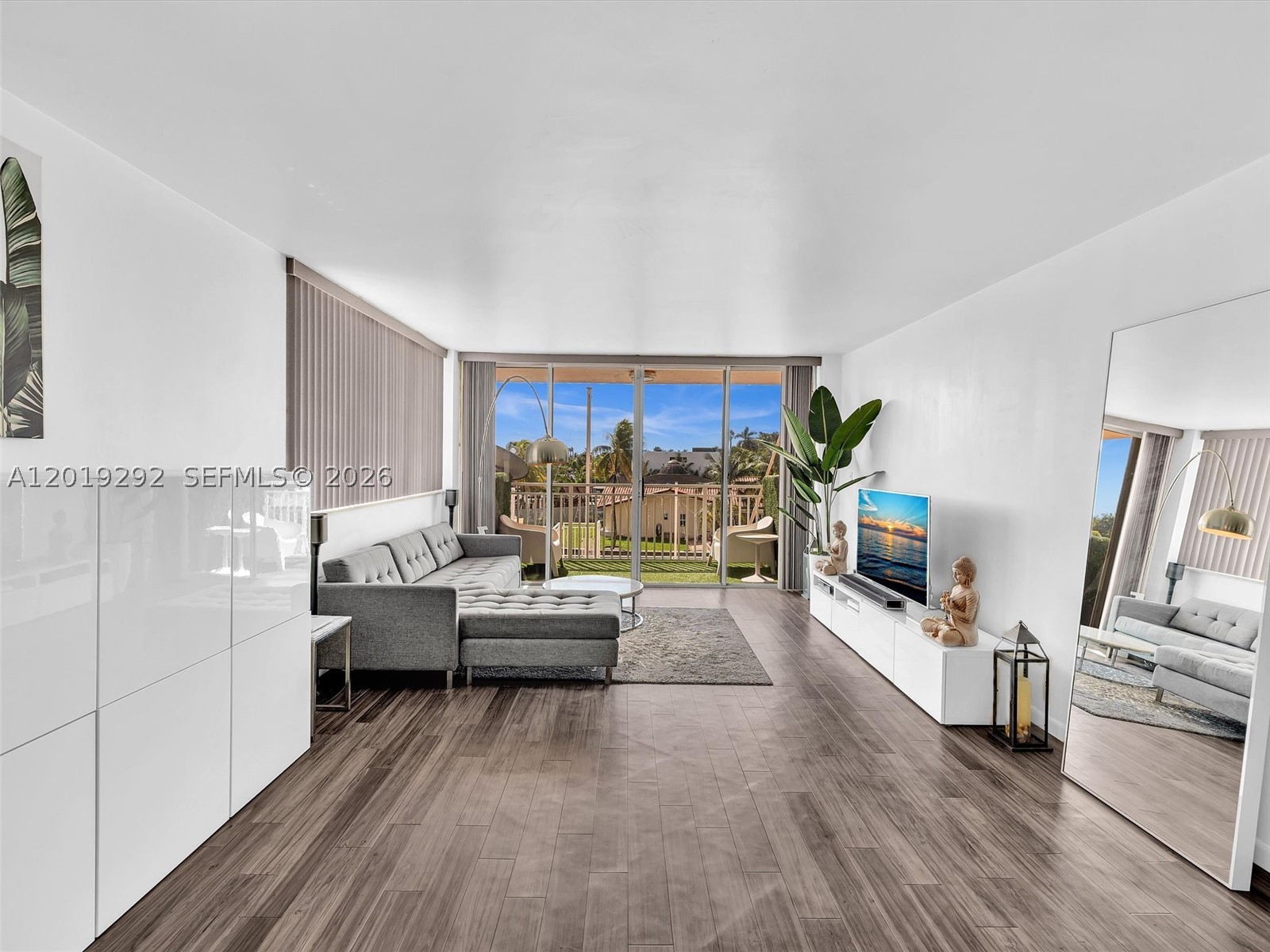2450 NE 135th St 201
