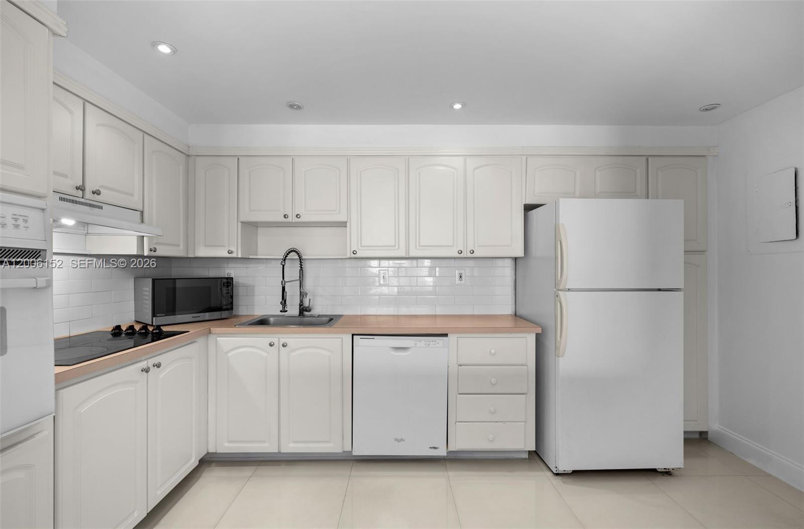 OCEANVIEW BUILDING A COND - Residential