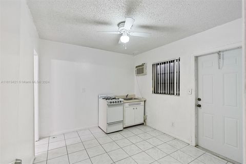 Single Family Residence in Fort Lauderdale FL 2980 8th Pl Pl 14.jpg