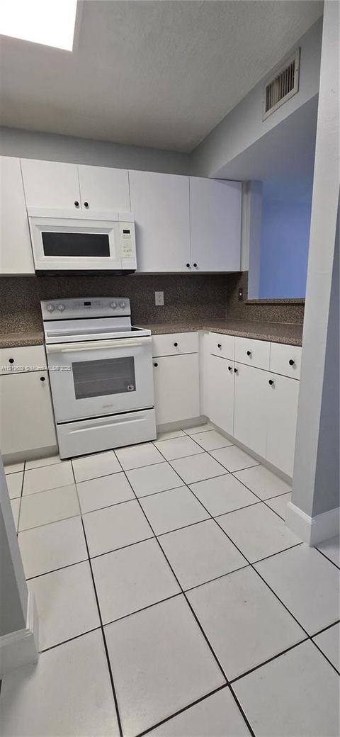 2630 W 76th St 201 Hialeah FL 33016