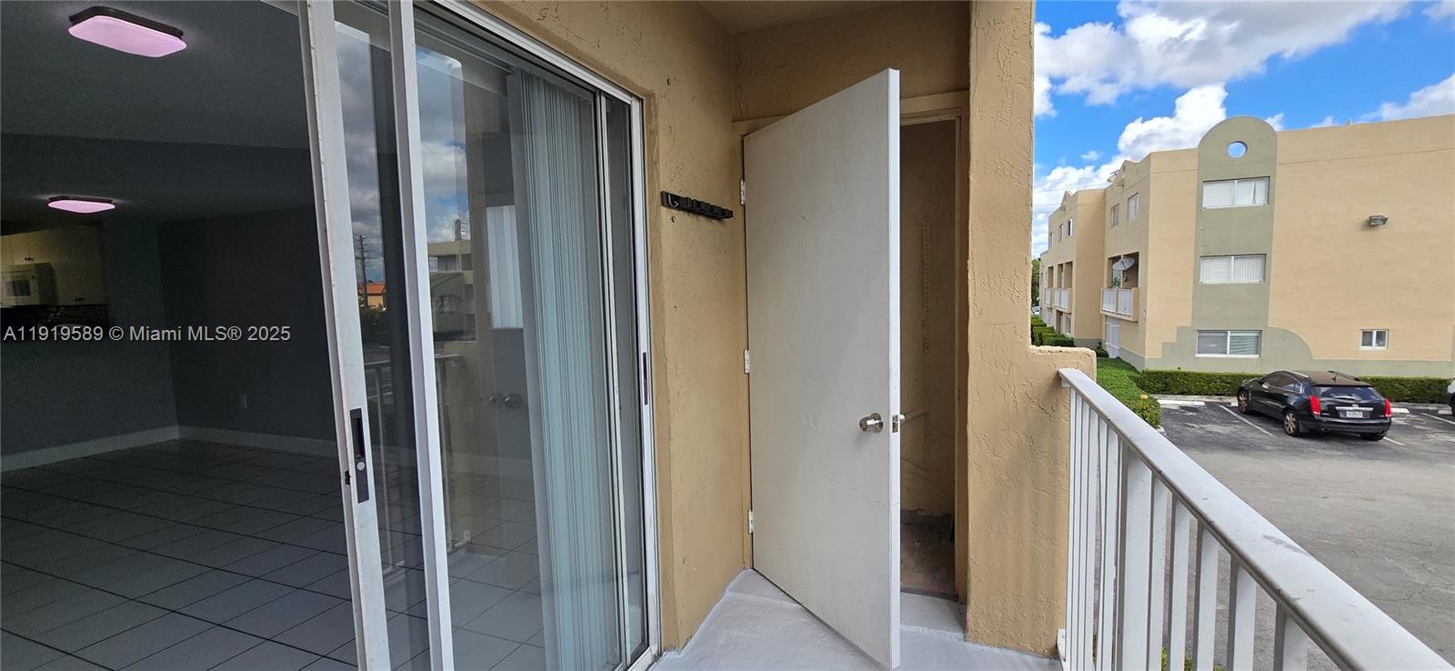 EL PARAISO AT HIALEAH CON - Residential