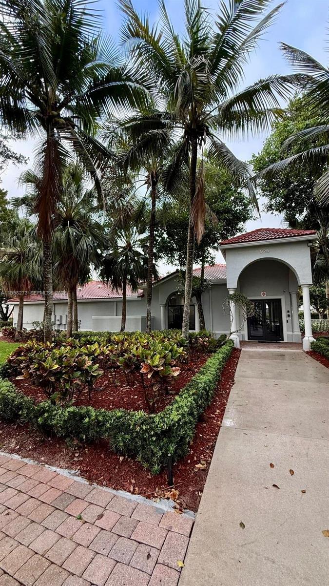 lakeview west - Residential Lease