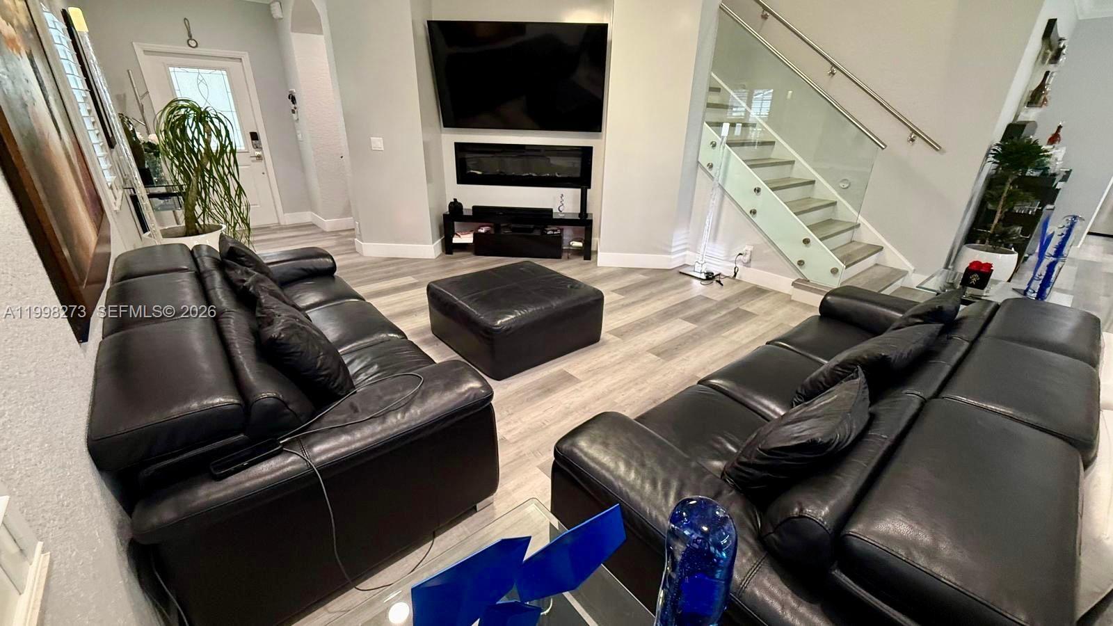 lakeview west - Residential Lease