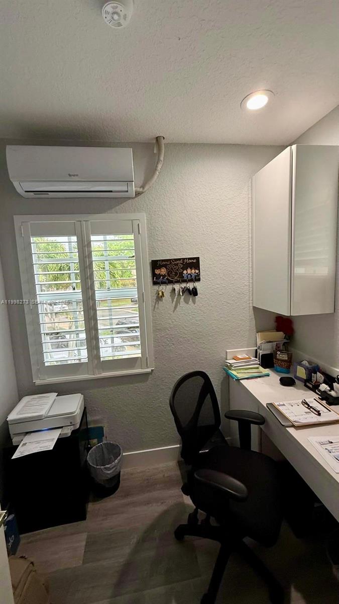 lakeview west - Residential Lease