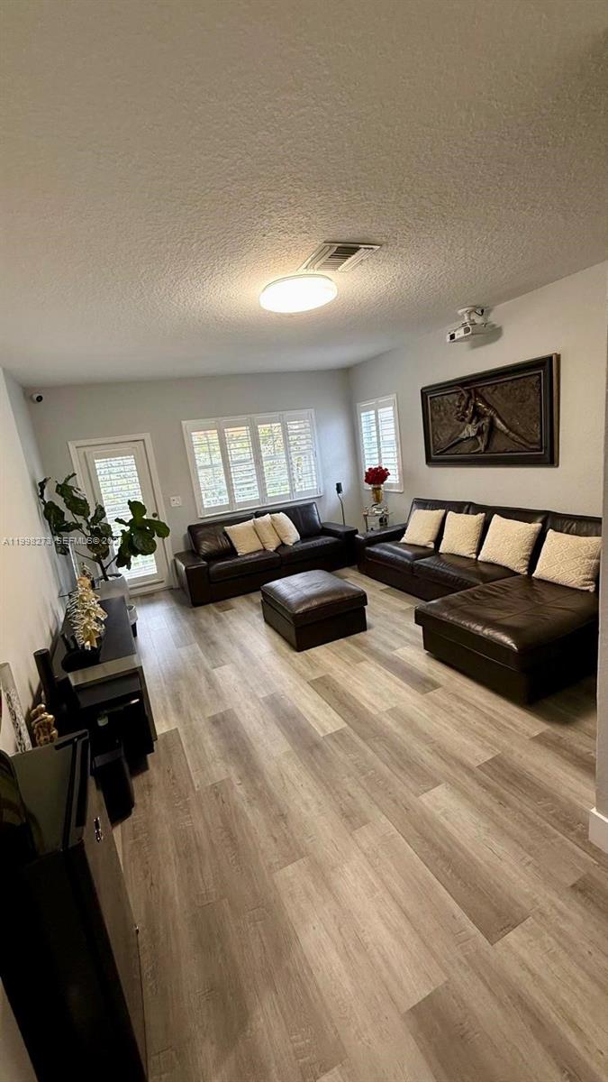 lakeview west - Residential Lease