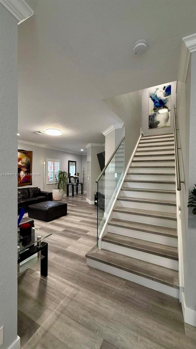 lakeview west - Residential Lease