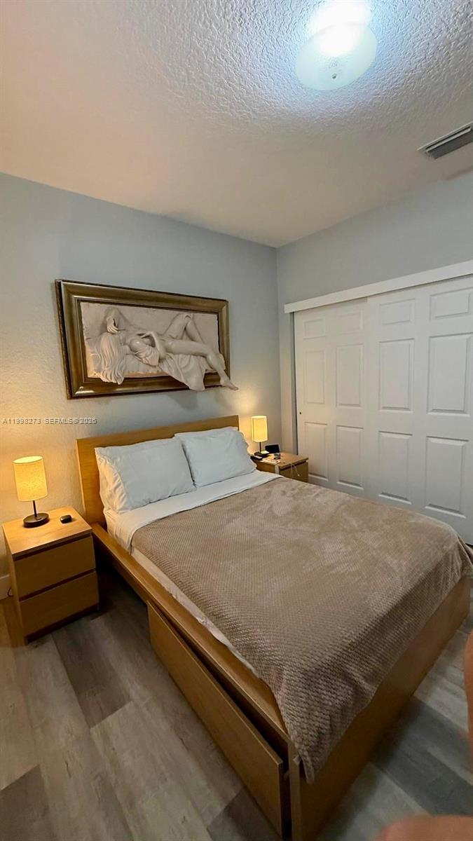 lakeview west - Residential Lease