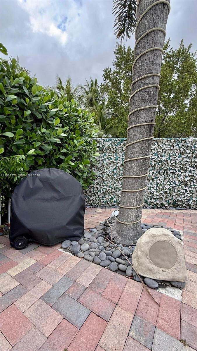 lakeview west - Residential Lease