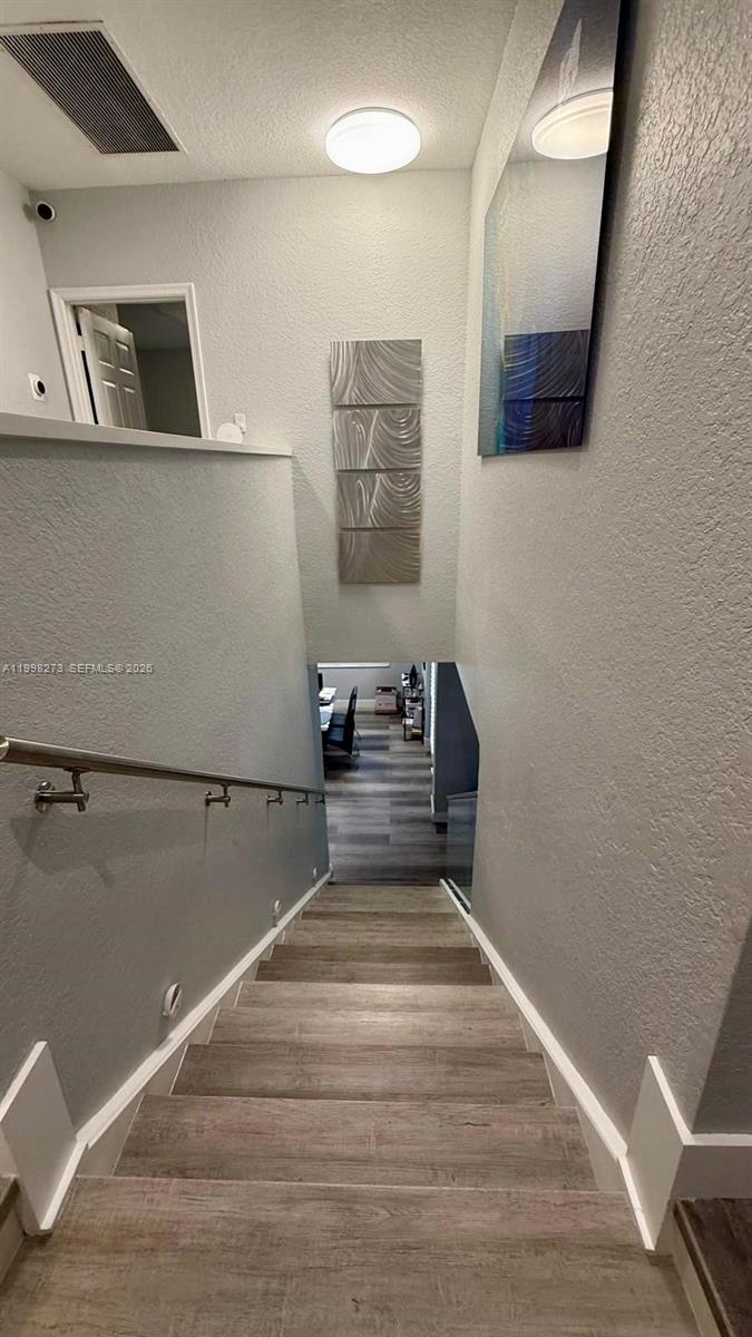 lakeview west - Residential Lease