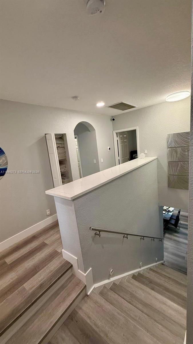 lakeview west - Residential Lease