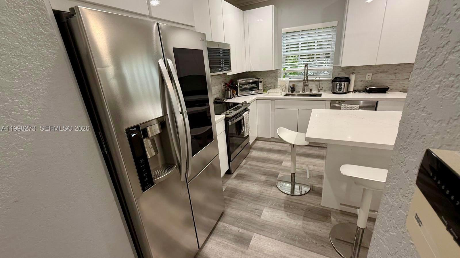 lakeview west - Residential Lease