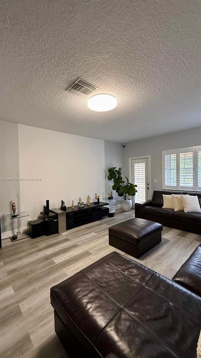 lakeview west - Residential Lease