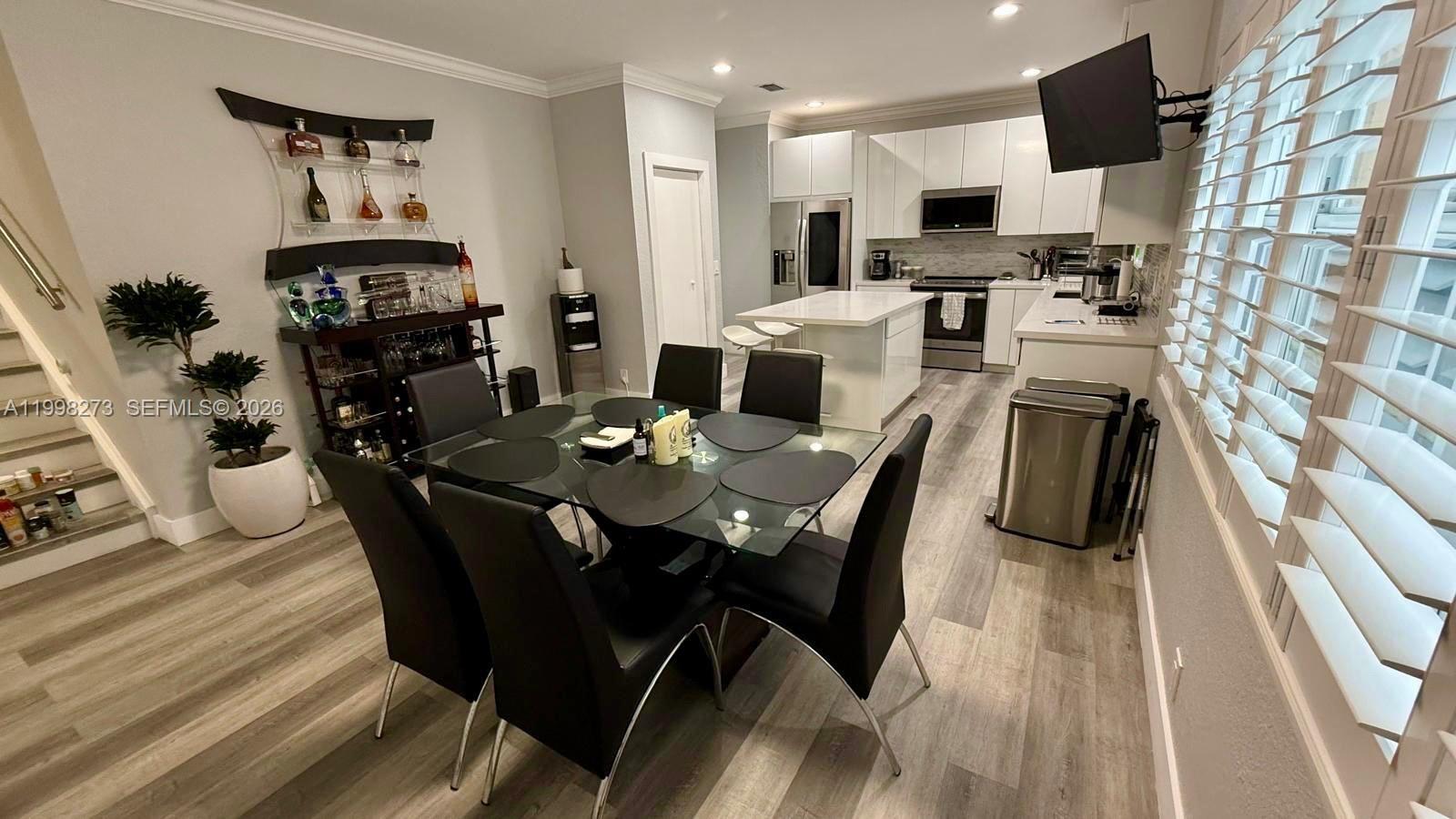 lakeview west - Residential Lease