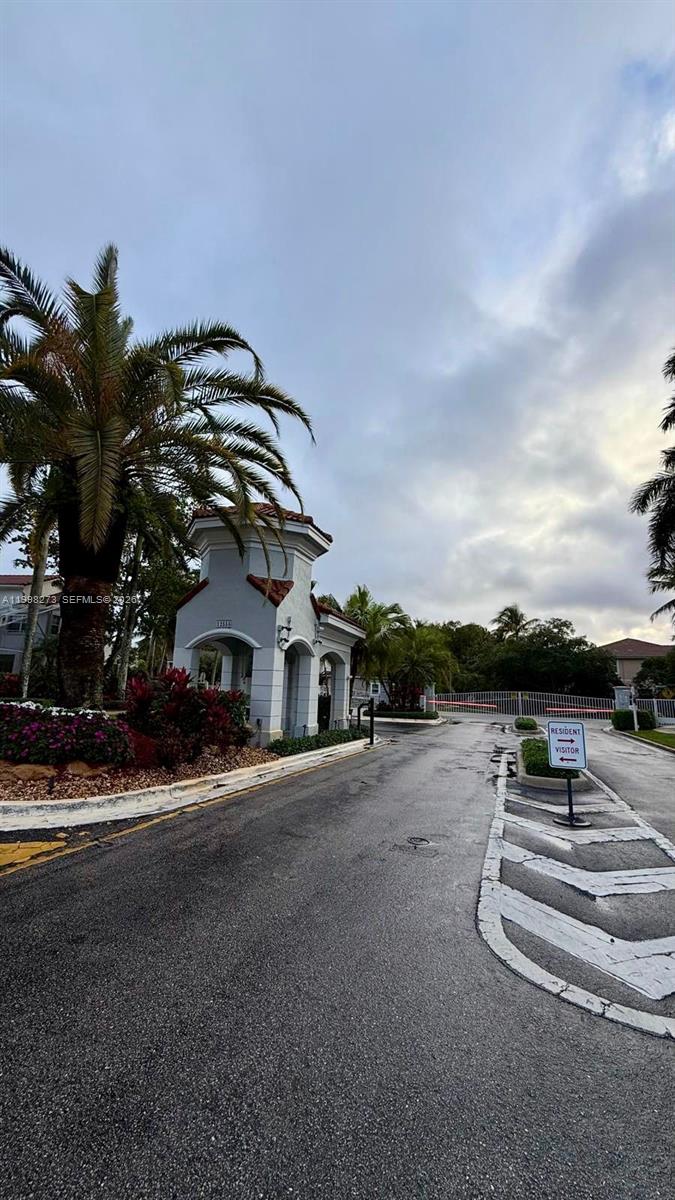 lakeview west - Residential Lease