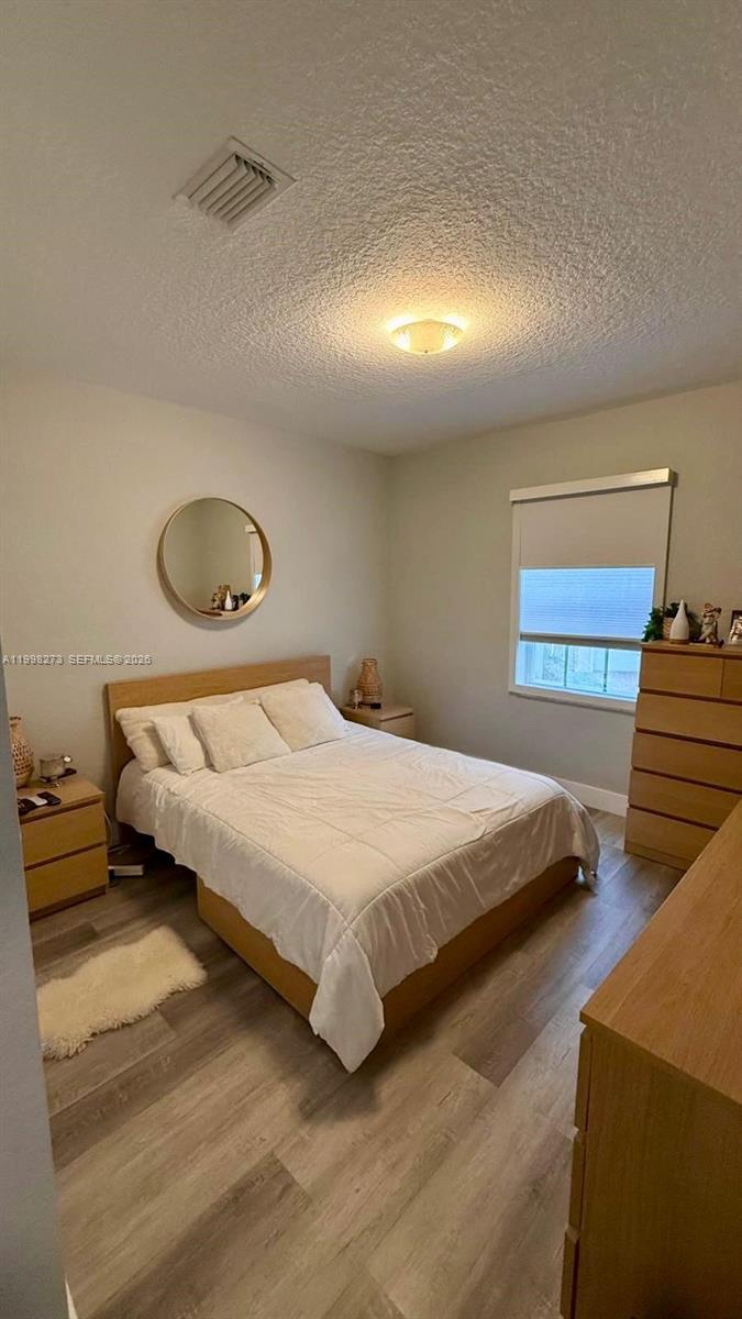 lakeview west - Residential Lease