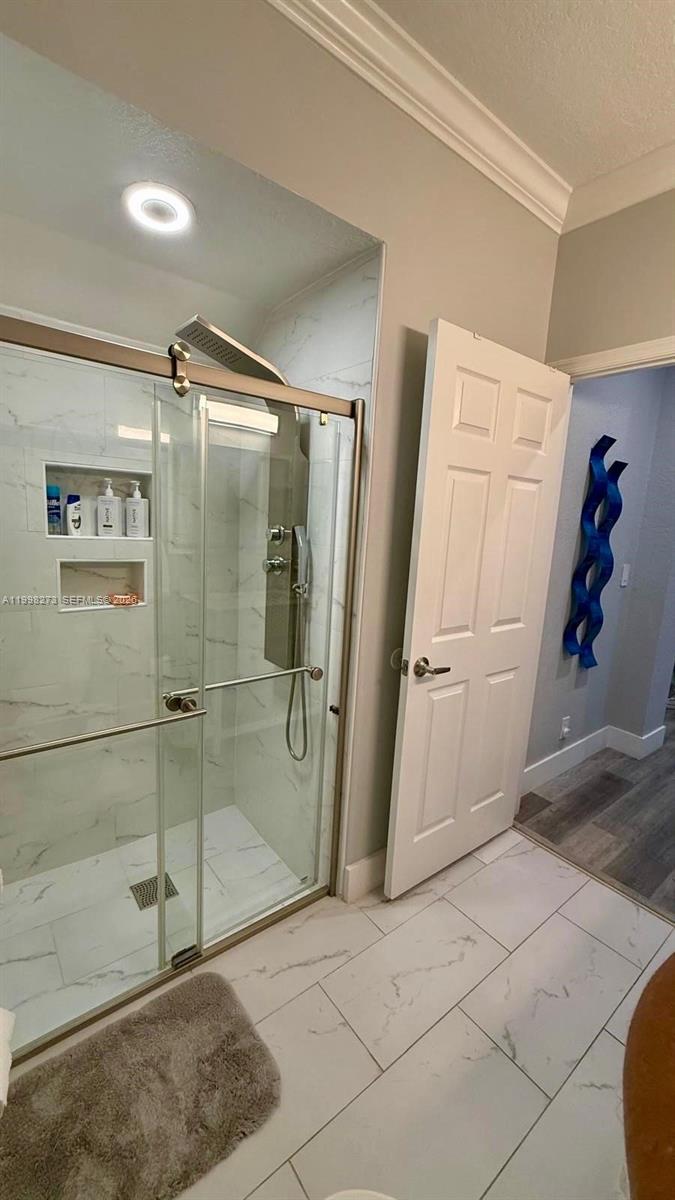 lakeview west - Residential Lease