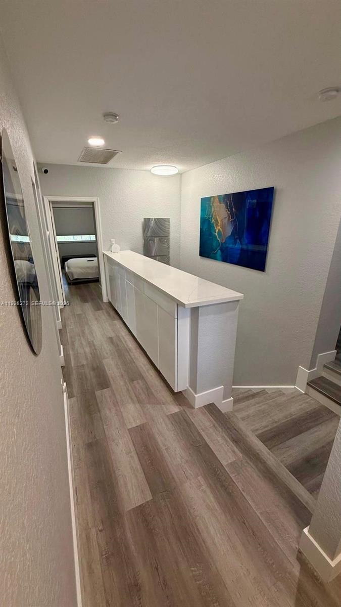 lakeview west - Residential Lease