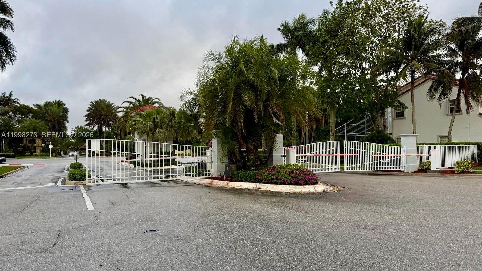 lakeview west - Residential Lease