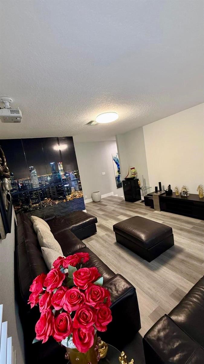 lakeview west - Residential Lease