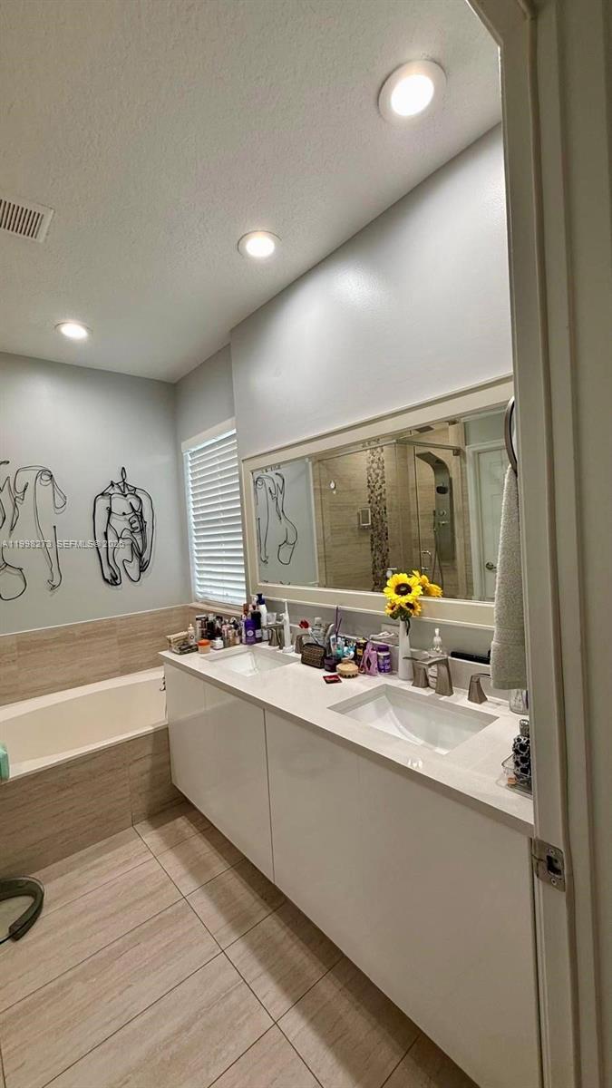 lakeview west - Residential Lease