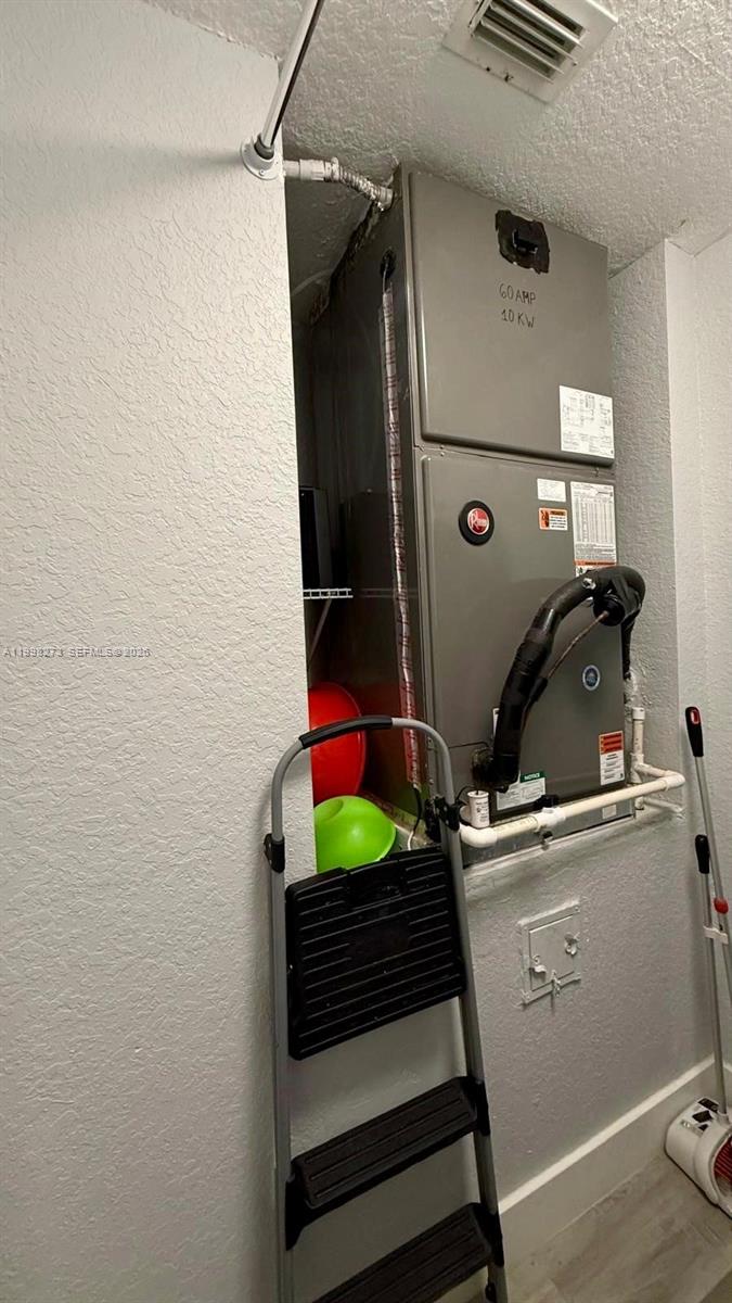 lakeview west - Residential Lease