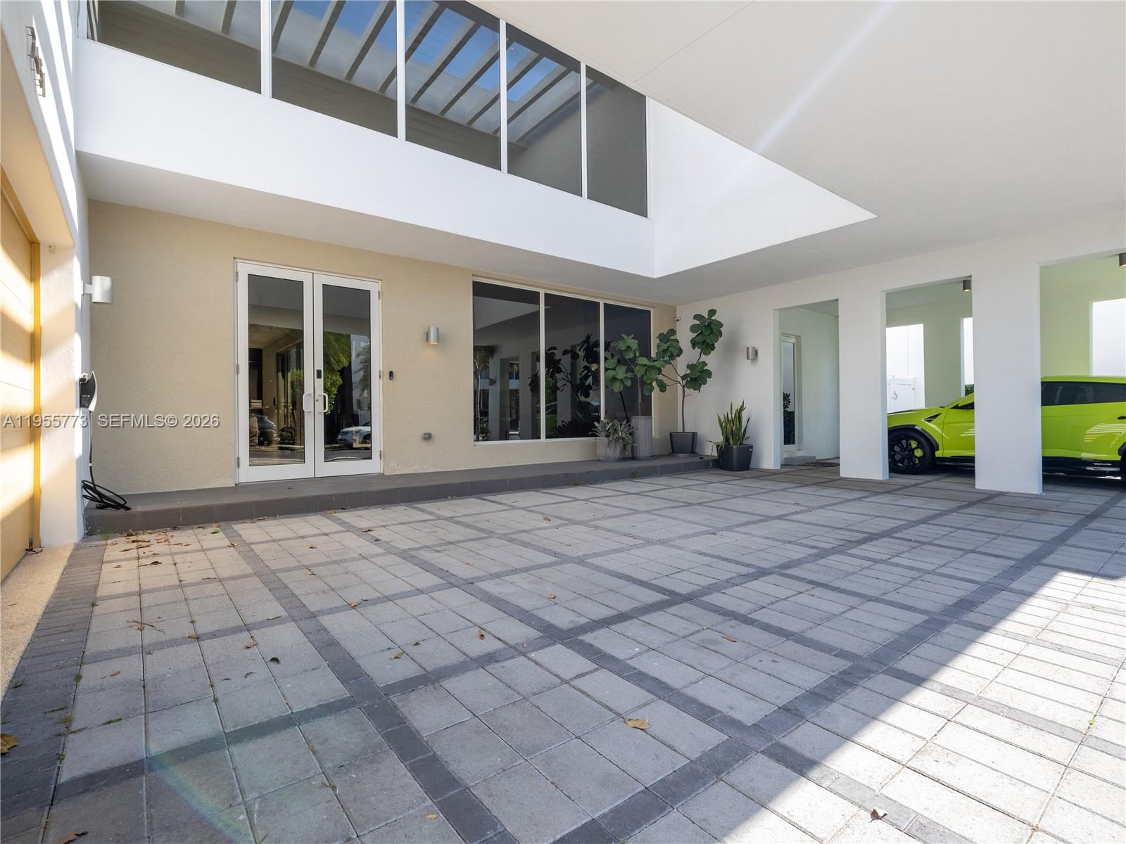 DORAL COMMONS RESIDENTIAL - Residential Lease