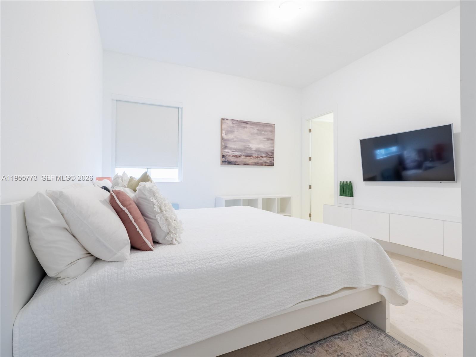 DORAL COMMONS RESIDENTIAL - Residential Lease