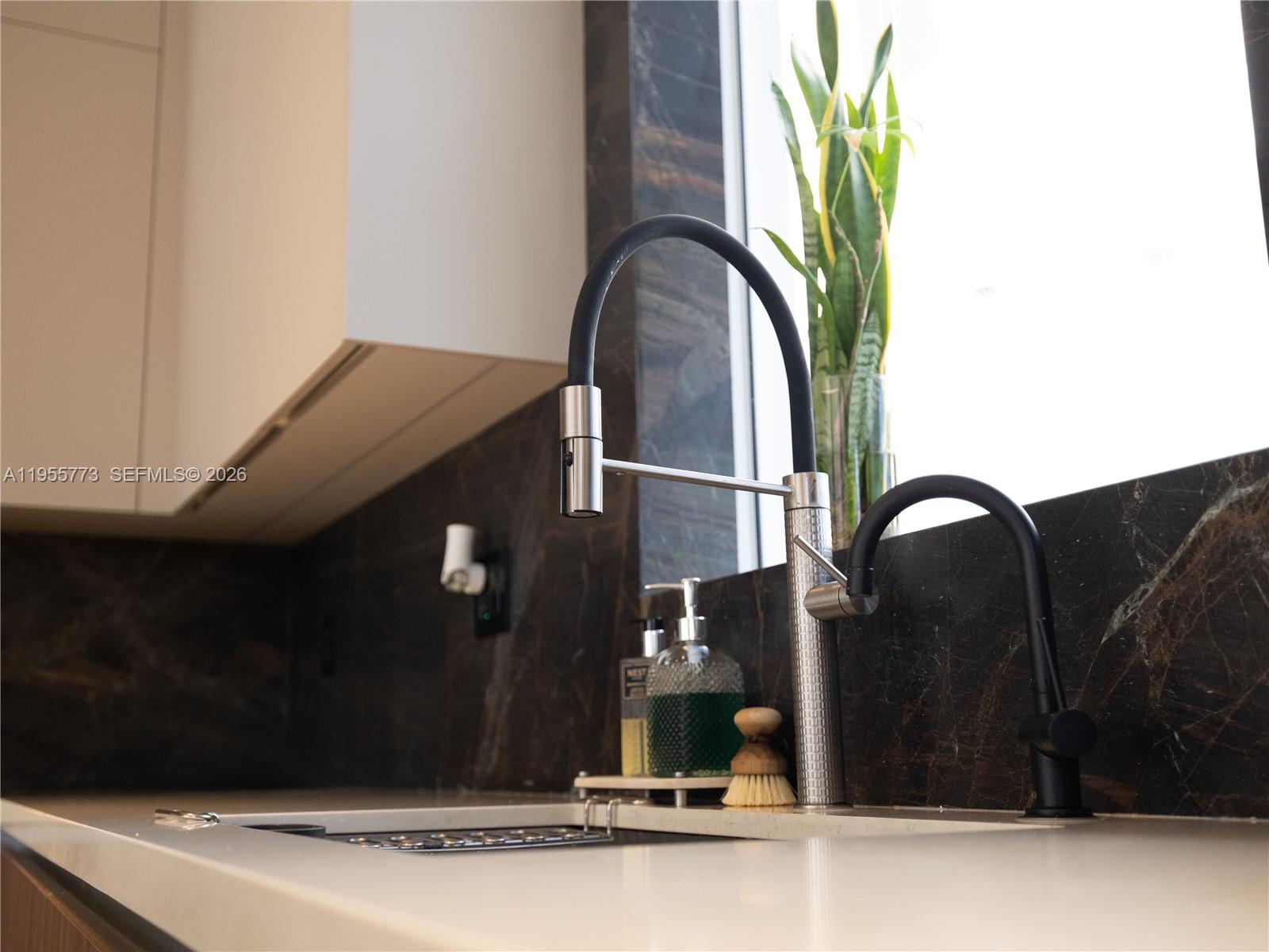 DORAL COMMONS RESIDENTIAL - Residential Lease