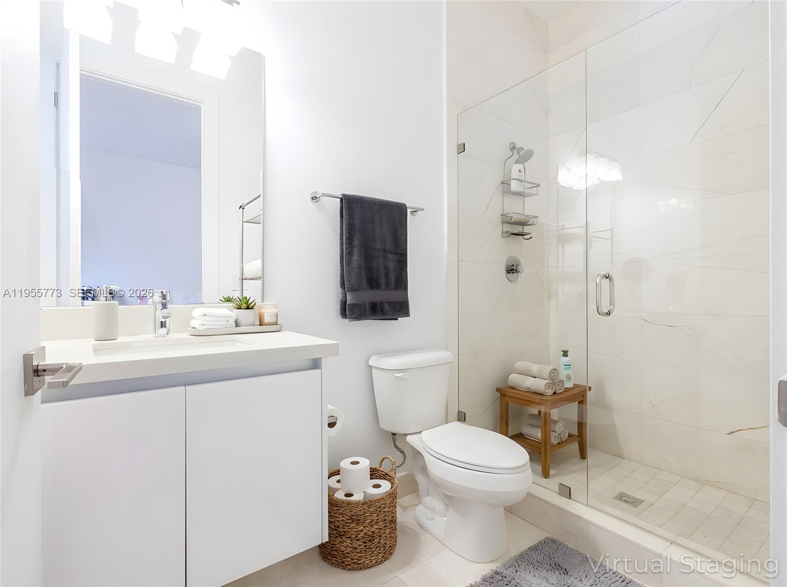 DORAL COMMONS RESIDENTIAL - Residential Lease