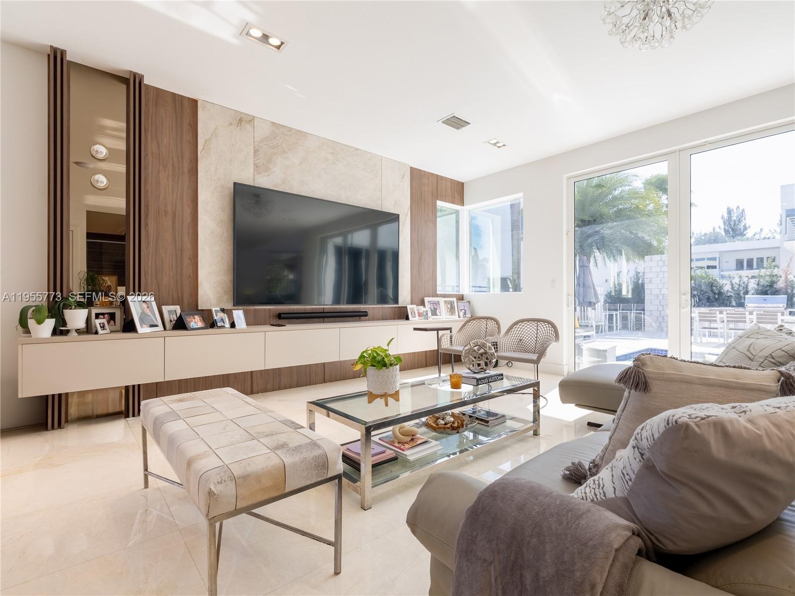 DORAL COMMONS RESIDENTIAL - Residential Lease