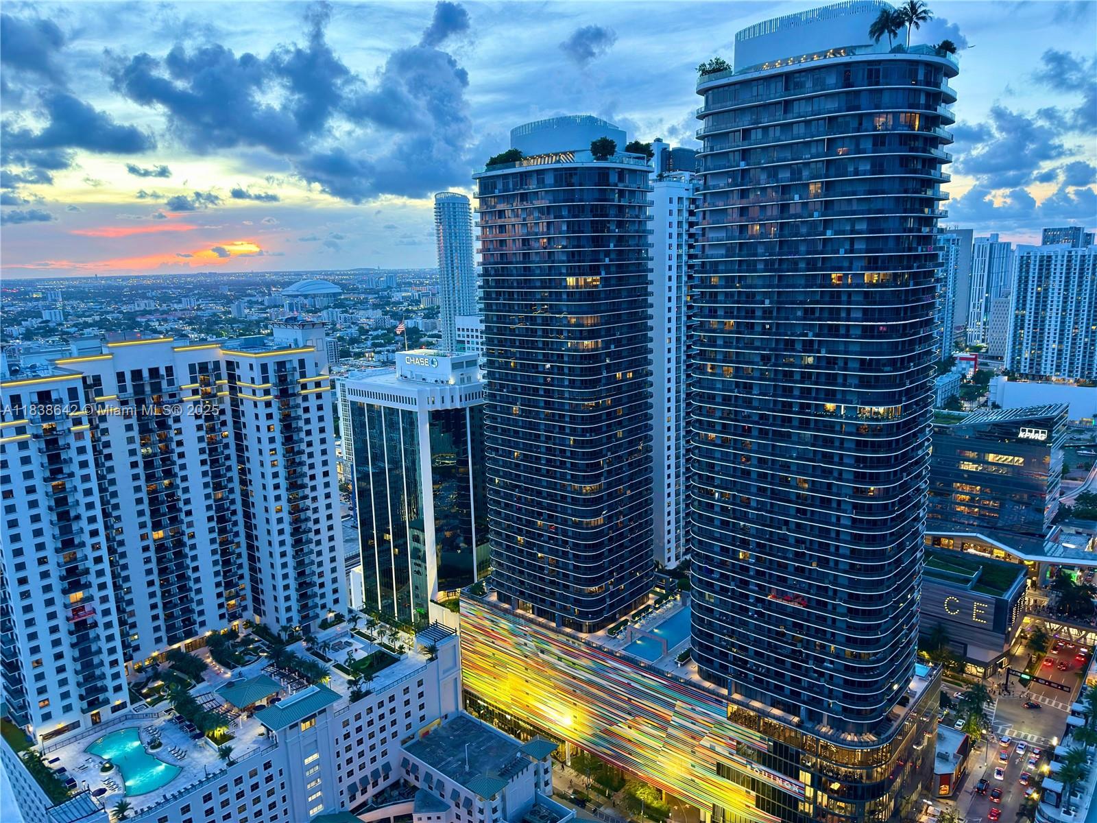 1000 Brickell Plz 4314