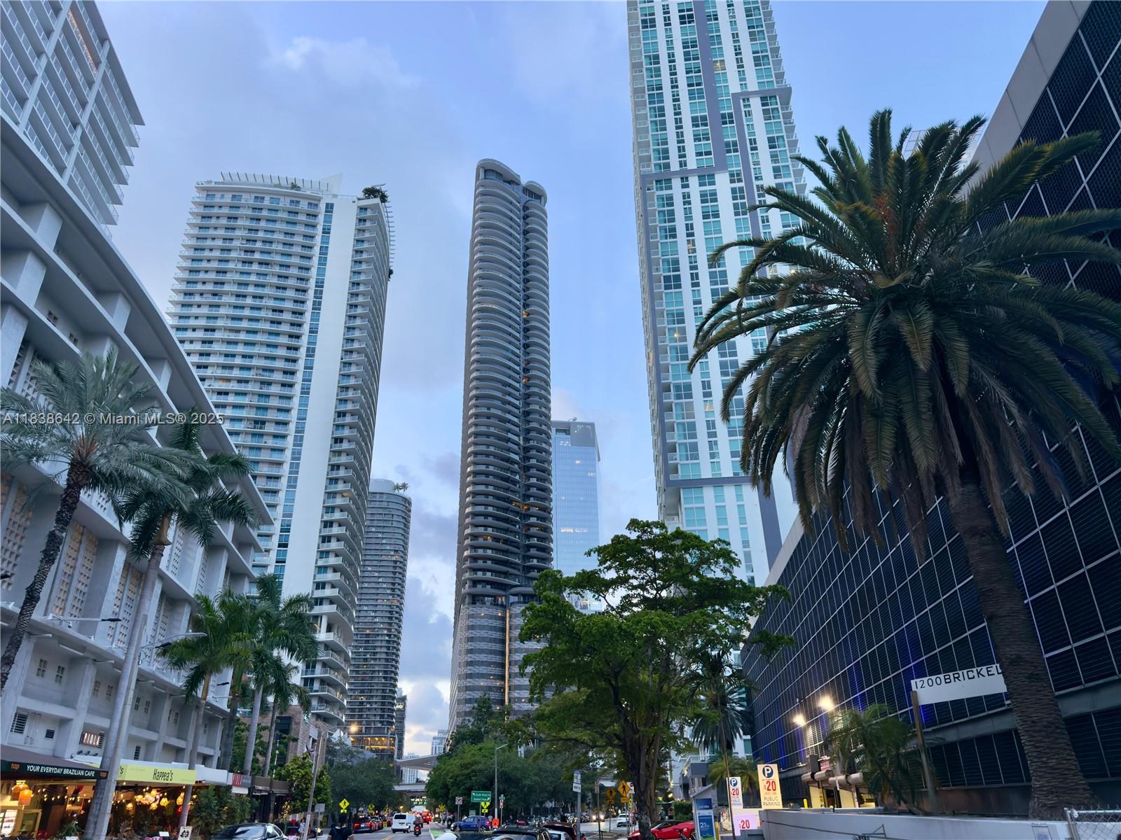 1000 Brickell Plz 4314